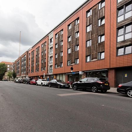 Caledonian · Bright One-Bedroom Apartment with Private Decked Garden Londen Buitenkant foto