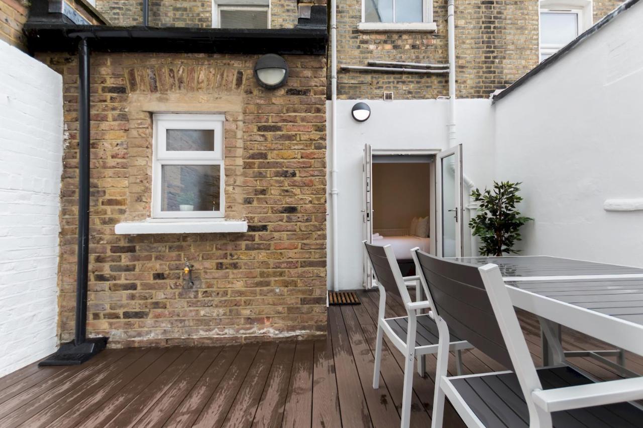 Caledonian · Bright One-Bedroom Apartment with Private Decked Garden Londen Buitenkant foto